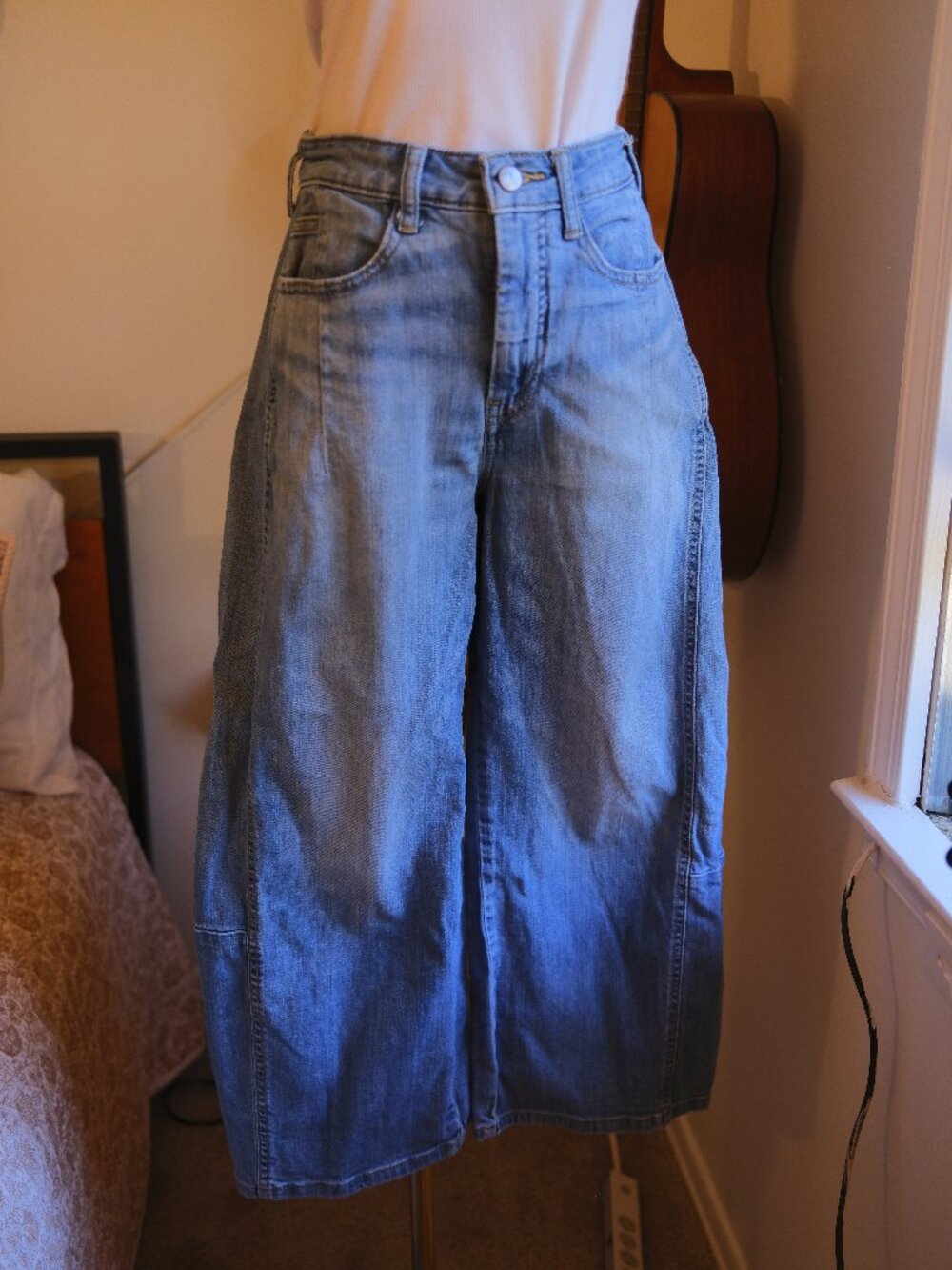 Pilcro Anthropologie Barrel Jeans Size 26 High Rise Wide Leg Light Wash